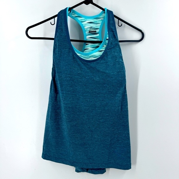 Nike Dri Fit 2 in 1 Tank with built in Bra - Picture 2 of 8